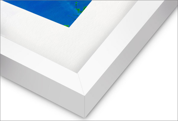 Lumaprints finish sample for 1.25w x 0.875h White Frame